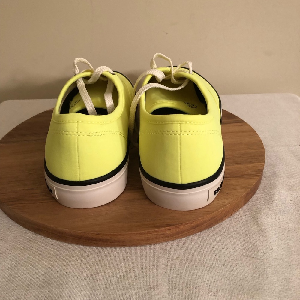 Woman’s Neon SeaVees Sneakers Shoes - Picture 4 of 7